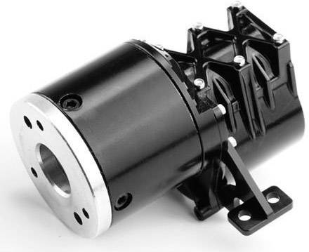 Schwarzer Elektromotor mit metallischer Halterung, zylindrische Form, Anschlusslöcher an der Stirnseite sichtbar, auf weißem Hintergrund.