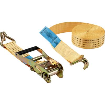 Ein gelber Spanngurt mit Metallratsche und Haken, aufgerollt und teilweise abgespannt, liegt auf einer weißen Fläche.