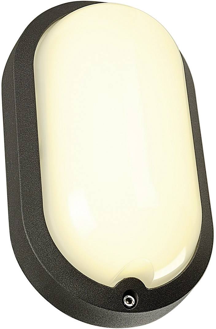 Eine ovale, wandmontierte Außenleuchte mit schwarzem Gehäuse und cremefarbenem Schirm, die gleichmäßig blendfreies Licht abstrahlt.