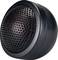 Schwarzer Lautsprecher in Nahaufnahme mit wabenförmigem Gitter über dem Lautsprecherkegel.