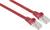 Zwei rote Ethernet-Kabel mit transparenten Steckern.