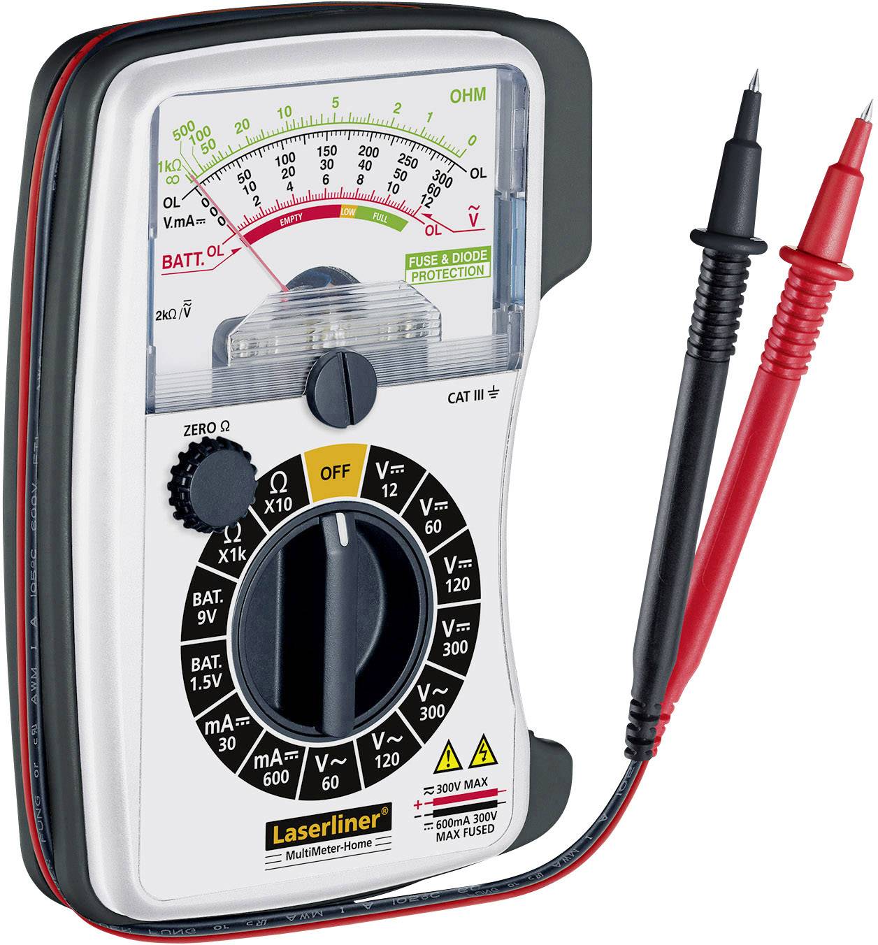Ein digitales Multimeter mit Skalenanzeige, Drehschalter und zwei Messleitungen, eine schwarz, eine rot, für verschiedene elektrische Messungen.