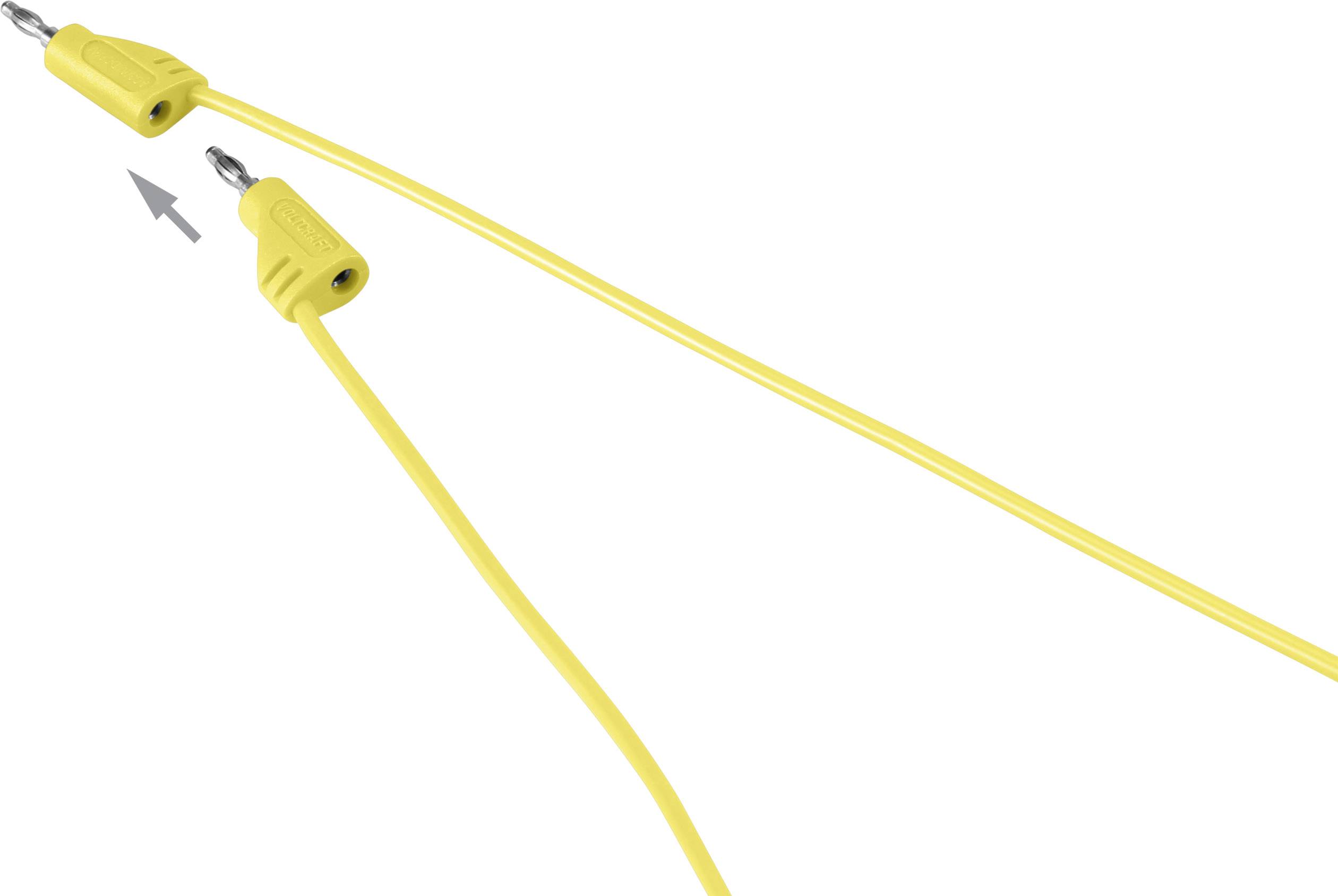 Gelbes Elektrokabel mit Steckverbindern an beiden Enden, eins zeigt nach oben, das andere nach unten.