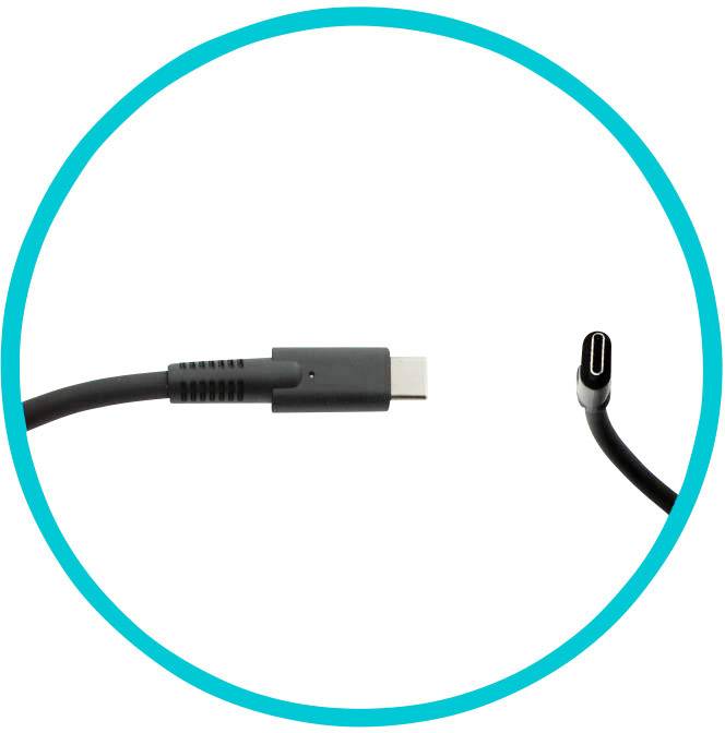 USB-C Kabel auf weißem Hintergrund, zeigt Stecker und Buchse.