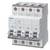 Ein Siemens-Leistungsschalter mit vier Schaltern, der zur Steuerung elektrischer Stromkreise in Gebäuden verwendet wird.