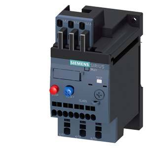Ein elektrischer Schütz aus der Siemens Sirius-Serie mit mehreren Anschlussklemmen und einem Prüfknopf zeigt Steuergerätekomponenten.