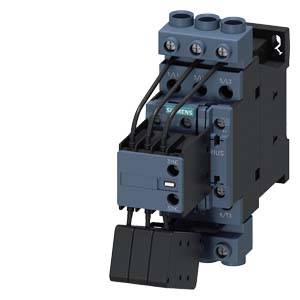 Ein elektrisches Schütz mit mehreren Anschlüssen und vier schwarzen Kabeln, erkennbar neben blau-schwarzen Komponenten.