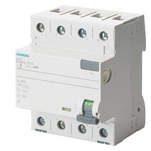 Ein vierpoliger FI-Schalter von Siemens, Modell 5SV3. Er dient zum Schutz vor elektrischen Schlägen und Fehlerströmen.