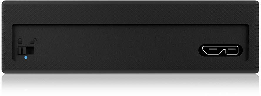 Ein schwarzes externes Diskettenlaufwerk mit einem USB-Anschluss auf der rechten Seite, auf einer reflektierenden Oberfläche stehend.