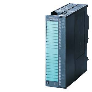 Ein elektronisches Modul mit mehreren Anschlüssen und einem grauen Gehäuse. Es scheint Teil eines industriellen Steuerungssystems zu sein.