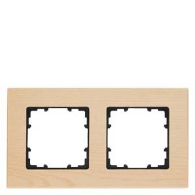 Heller Doppelrahmen aus Holz für zwei Steckdosen, rechteckig, neutrale Töne. Geeignet für moderne Innenräume.