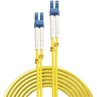 Gelbes Glasfaserkabel mit zwei blauen Steckern, oft verwendet für schnelle Internetverbindungen.