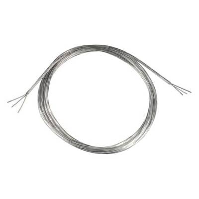 Ein Kreis aus dünnem, silbernem Draht mit drei separaten Enden, ähnlich einer Gitarrensaite oder einem speziellen Drahtmaterial.