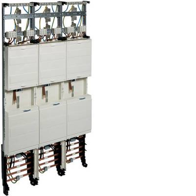 Ein elektrischer Schaltschrank mit mehreren geschlossenen Fächern und sichtbaren Kabeln im oberen Bereich. Er dient zur Stromverteilung.