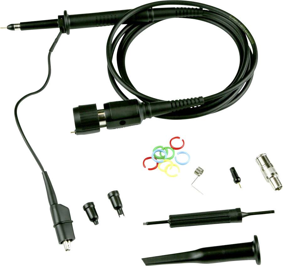 Oszilloskop-Tastkopf mit verschiedenen Zubehörteilen wie Adapter, Steckverbinder und bunte Kunststoffringe für Markierungen.