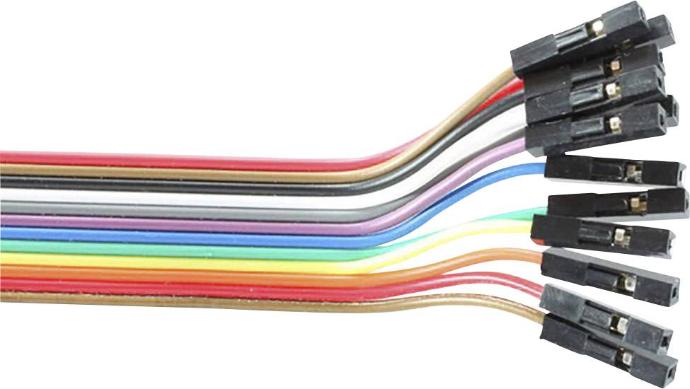Viel farbige Steckverbinder mit weiblichen Buchsen, nebeneinander liegend.