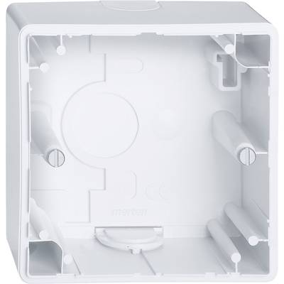 Weiße, leere, quadratische Elektrogehäusebox mit runden Aussparungen und zwei Schrauben zur Wandmontage. Innen Gleichtonsymbole erkennbar.