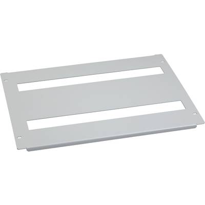 Eine weiße Metallplatte mit zwei rechteckigen Ausschnitten, vermutlich für die Montage oder als Lüftungsöffnung konzipiert.