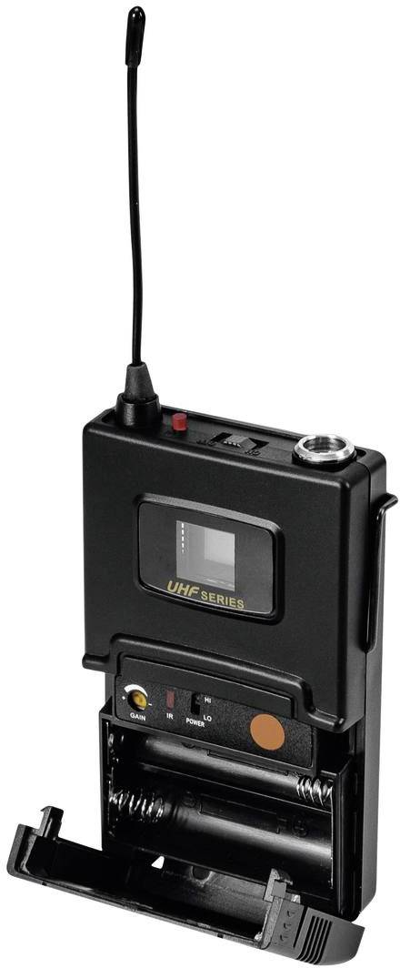 Ein tragbarer, schwarzer drahtloser UHF-Sender mit Antenne, Batteriefach offen. Anzeigen und Schalter oben. Geeignet für Mikrofonverbindungen.