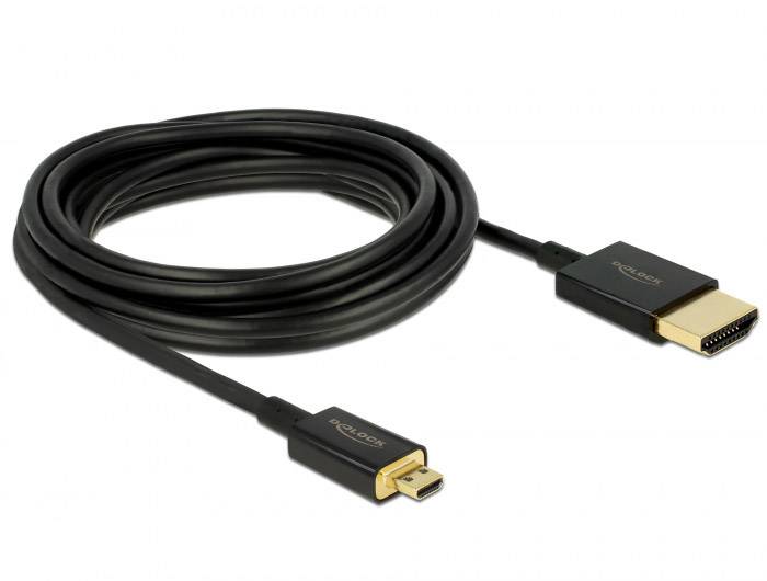 Ein schwarzes HDMI-Kabel mit einem Micro-HDMI-Anschluss auf der einen Seite und einem Standard-HDMI-Anschluss auf der anderen.