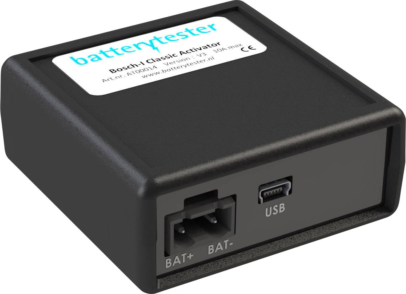 Schwarzes Batterietestergerät mit zwei Anschlüssen: BAT+ und BAT-, sowie einem USB-Anschluss. Etikett mit Produktinformation oben.