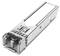 Ein SFP-Modul für die Netzwerktechnik, das in einen entsprechenden Port gesteckt wird, um Datenverbindungen zu unterstützen.