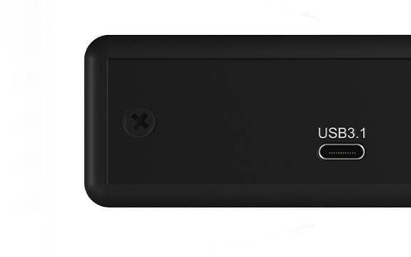 Ein schwarzer Rahmen mit einer USB 3.1 Typ-C Anschlussbuchse.