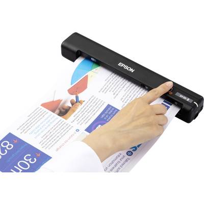 Eine Hand verwendet einen Epson-Scanner, um ein buntes Dokument mit Diagrammen und Text zu scannen.