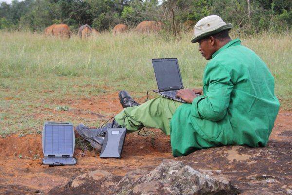 Power Traveller Powergorilla Powerbank 24000 mAh Quick Charge 3.0 LiPo USB-A Schwarz Outdoor, Statusanzeige-2