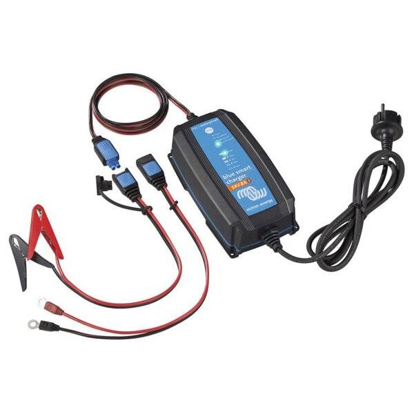 Blue Smart IP65 Charger 24/13(1) 230V CEE 7/16-1