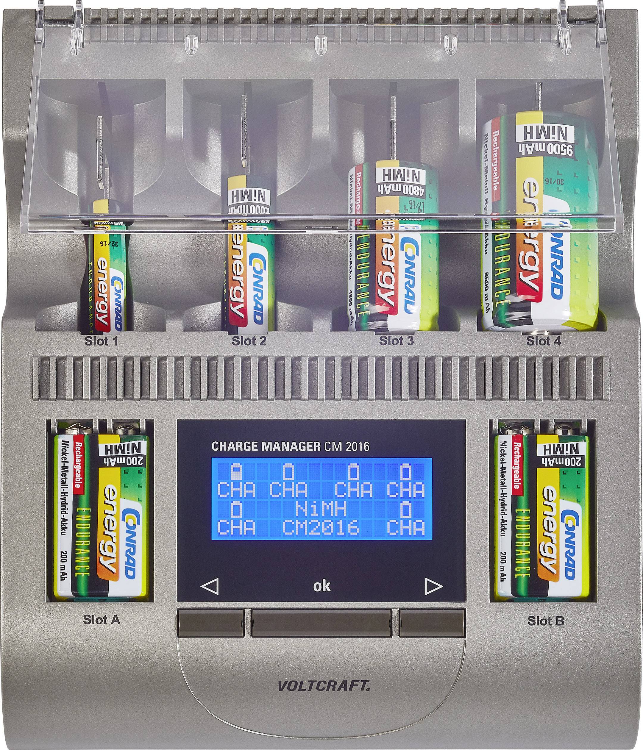 Ladegerät mit vier AA-Batteriefächern, Batterien in Slots, LCD-Anzeige zeigt 'Charge Manager CM 2016', Tasten darunter.