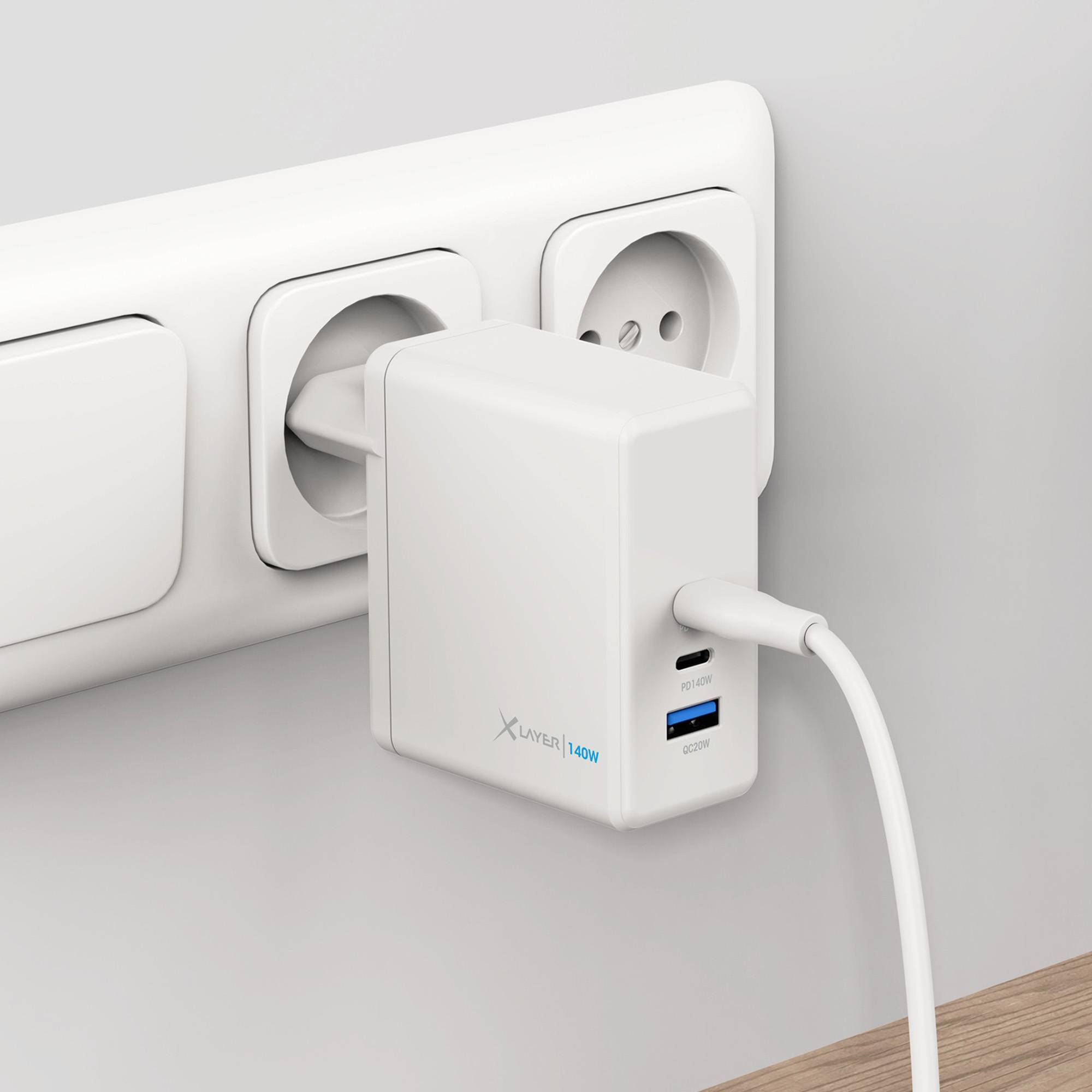 Ladegerät XLayer Powercharger 140W mit 2x USB Typ C & 1x USB Typ A weiß-5