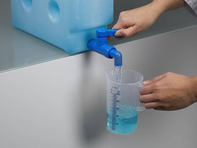Raumsparkanister 10 Liter, im Set mit Abfüllhahn, flexibler Auslauf-1