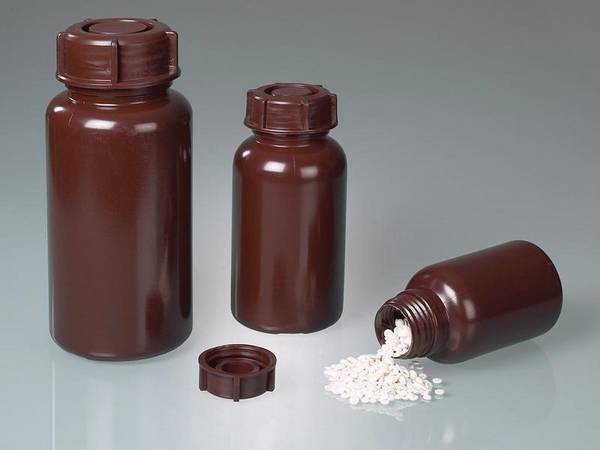 Weithalsflasche aus LDPE, braun, für z.B. lichtempfindliche Flüssigkeiten, 250 ml, VE = 72 Stück