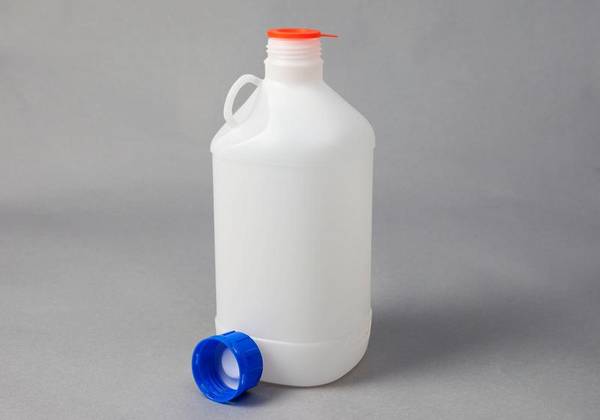 Enghalsflaschen aus HDPE, eckig, natur-transparent, 2500 ml, mit UN-Zulassung, 12 Stück