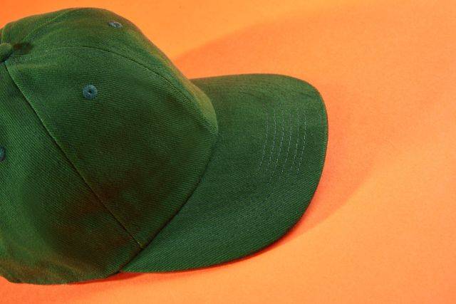 6 Panel Cap Low-Profile Klassisches 6 Panel Cap mit stirnanliegenden Frontpanels grün, Gr. one size-1