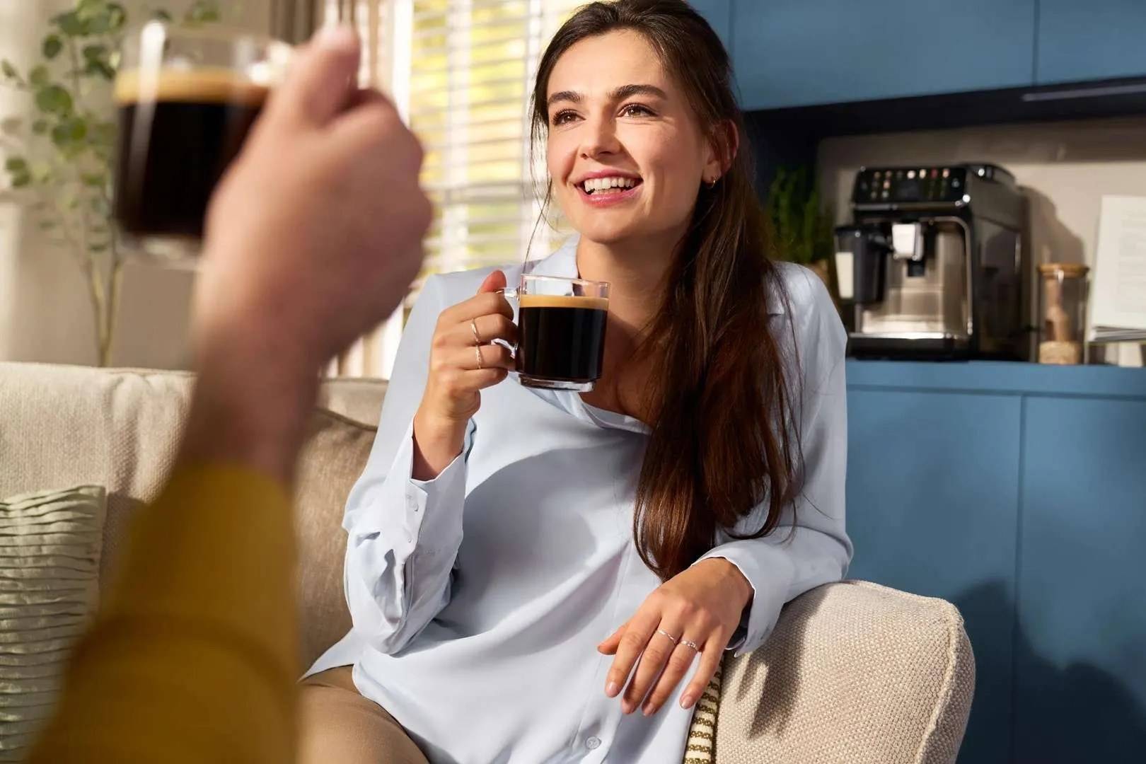 Philips Series 1200 EP1220 Automatische Kaffeemaschine mit Milchaufschäumer 15 bar mattschwarz-0