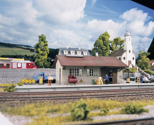 Piko H0 61824 H0 Güterschuppen Burgstein