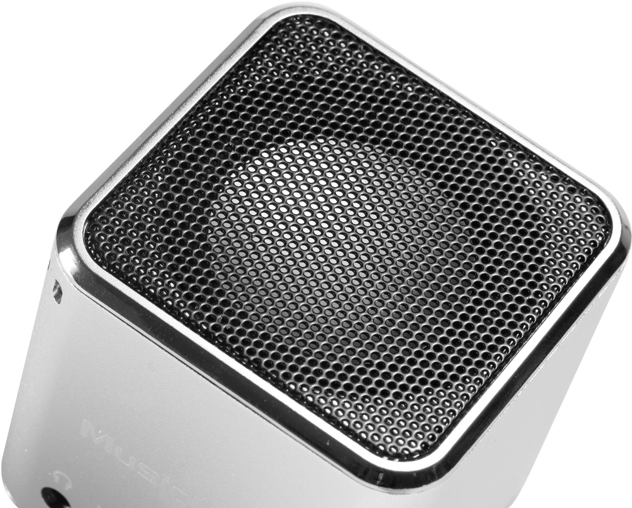 Ein kleiner würfelförmiger Lautsprecher mit Metallgitterabdeckung, geeignet für tragbare Audiogeräte und minimalistische Soundlösungen.