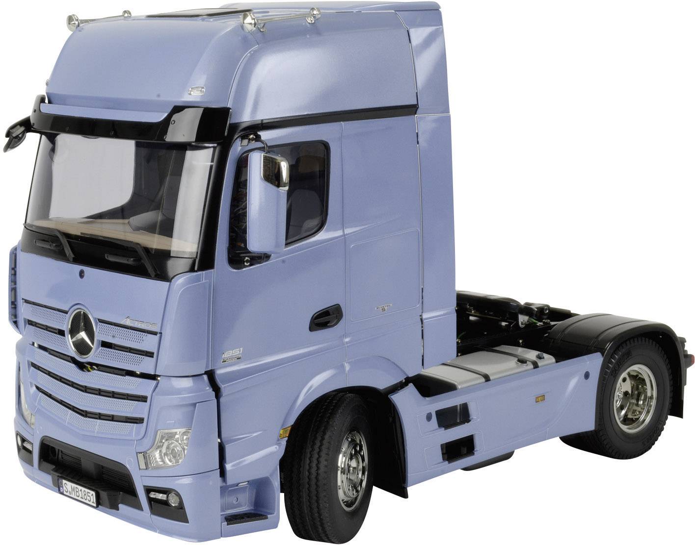 Ein blauer Lastwagen ohne Anhänger, der seitlich gezeigt wird. Das Fahrzeug hat typische Merkmale eines Fernverkehrslasters.