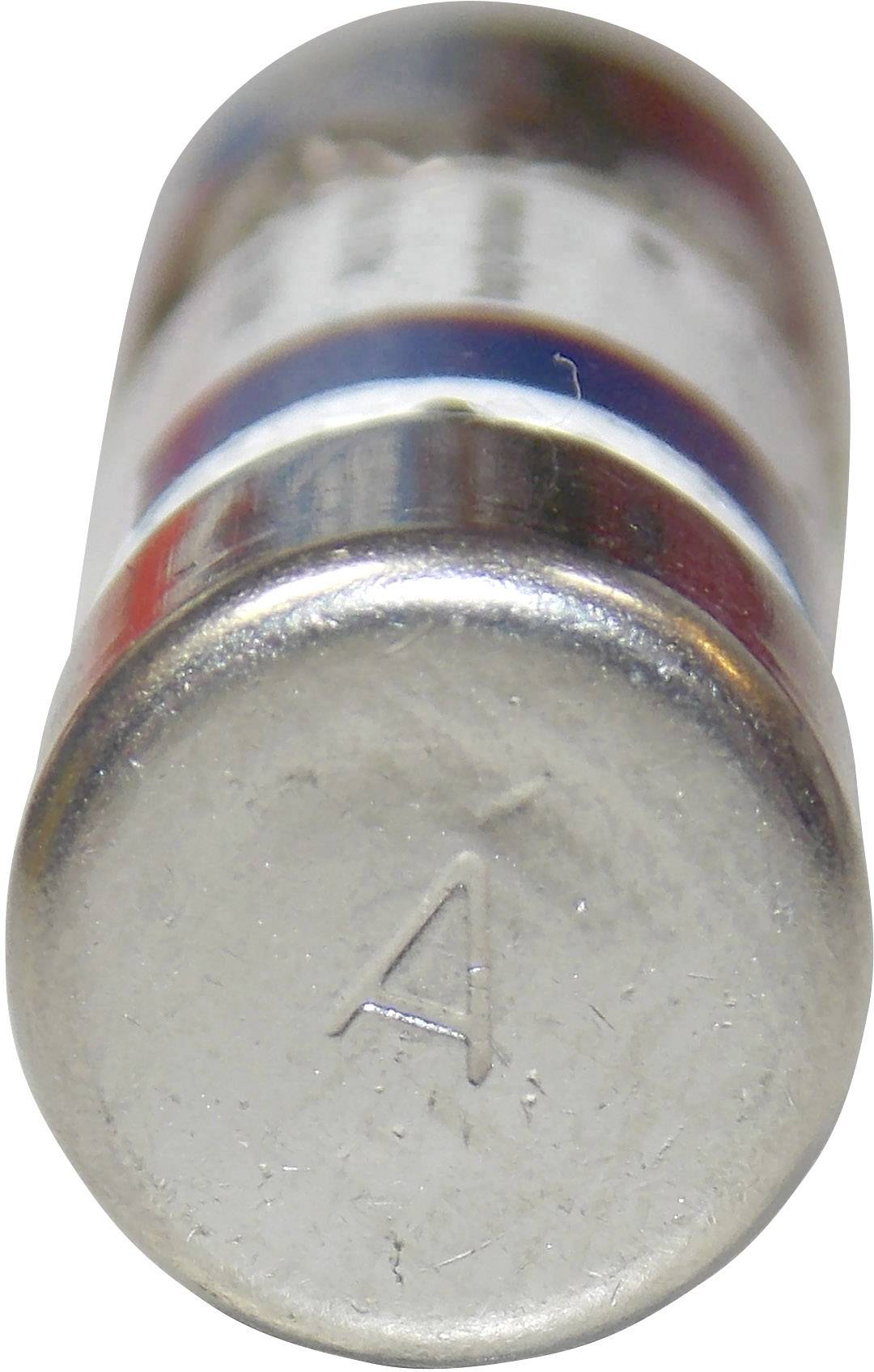 Eine zylinderförmige Batterie zeigt auf der Oberseite den Buchstaben 'A'.