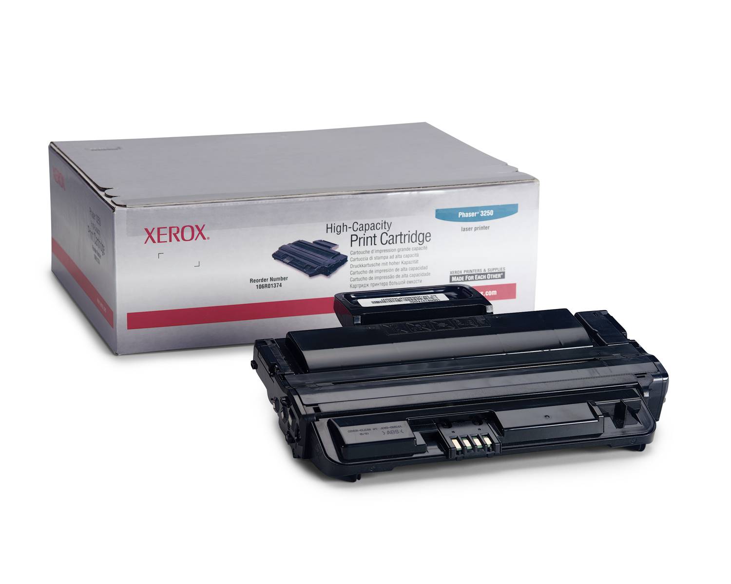 Eine Xerox Druckerpatrone mit hoher Kapazität liegt vor einer Verpackung mit der Aufschrift 'High-Capacity Print Cartridge'.
