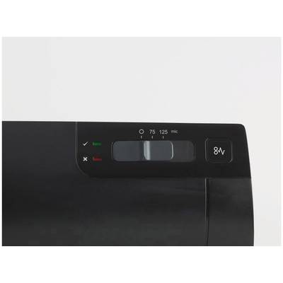 'Nahaufnahme eines schwarzen Laminiergeräts mit Bedienelementen. Sichtbare Symbole für Einstellungen: 75, 125 Micron und Ein-/Ausschalter.'
