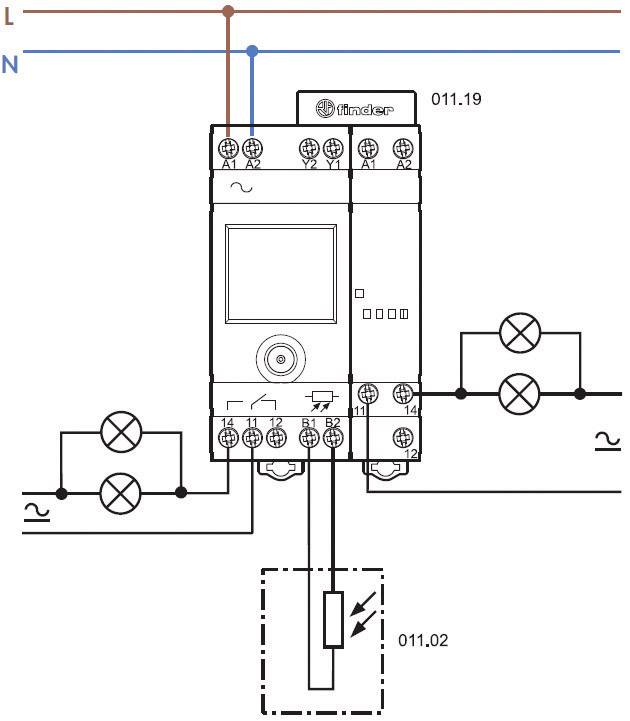 Schaltplan eines elektrischen Relais mit Beschriftungen der Anschlüsse und Leitungen für die Installation in einem Stromkreis.
