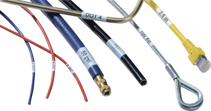 Verschiedene Kabel und Schläuche mit Etiketten, die Längen und Spezifikationen anzeigen, z.B. '50 FT', 'DOT 4', '2.5M'.