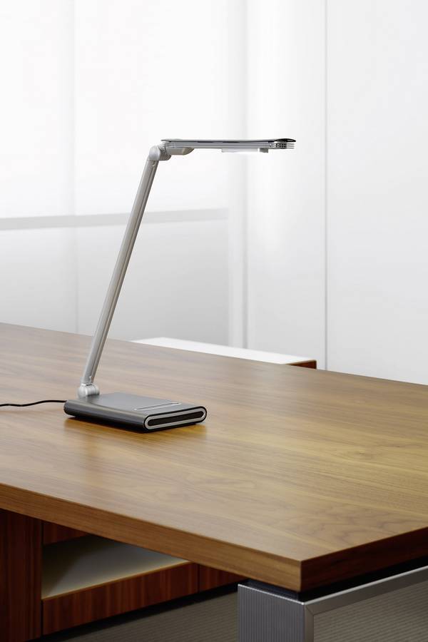 Maul MAULpure 8202295 LED-Schreibtischleuchte LED LED fest eingebaut  EEK: E (A - G) Silber