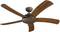 Ein Deckenventilator mit dunklen Holzflügeln und einem schlichten, modernen Design. Ideal für eine stilvolle Wohnraumatmosphäre.