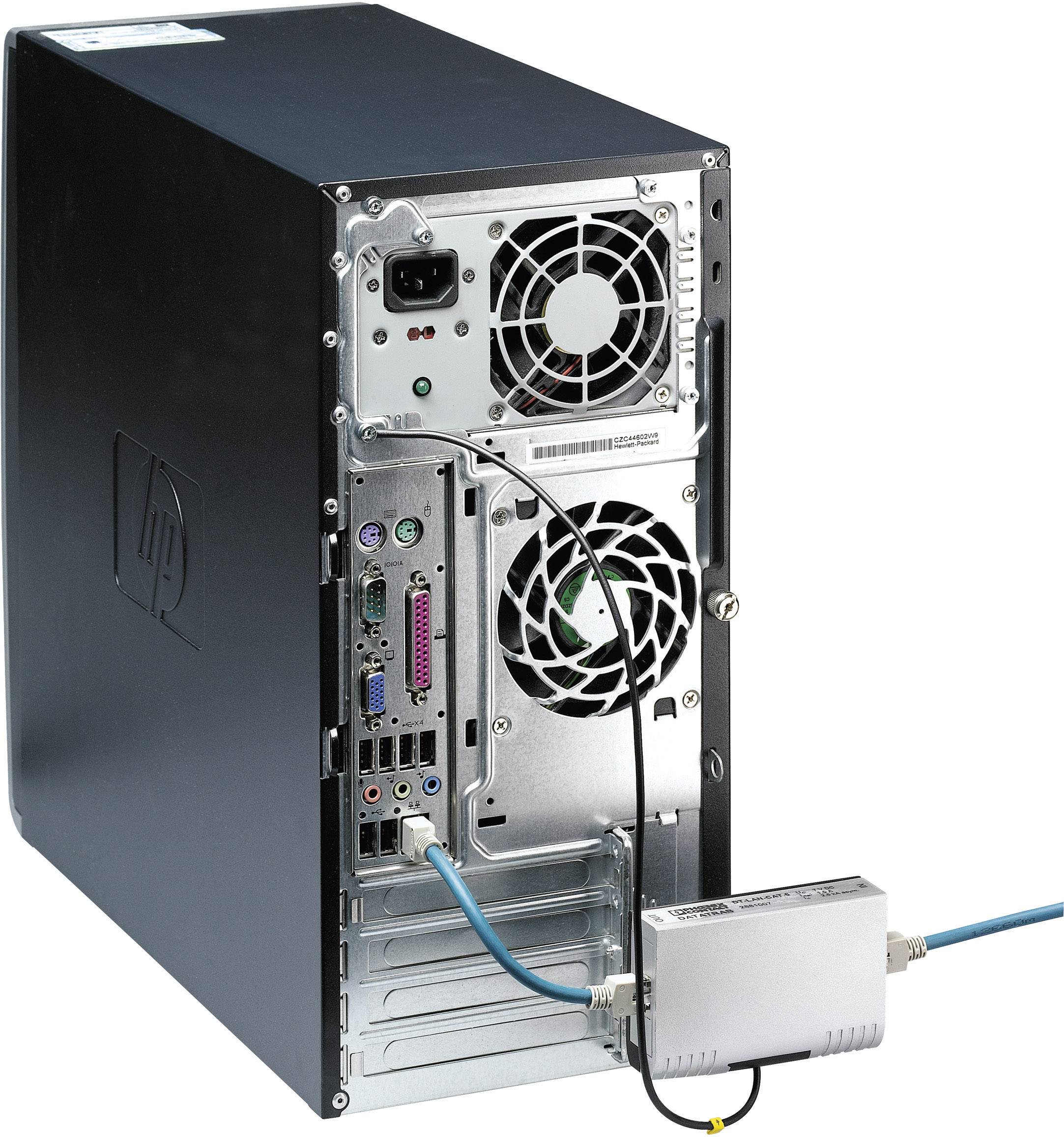 Rückseite eines Computergehäuses mit Kabel- und Anschlussanschlüssen, einschließlich Lüfter und Stromversorgung.