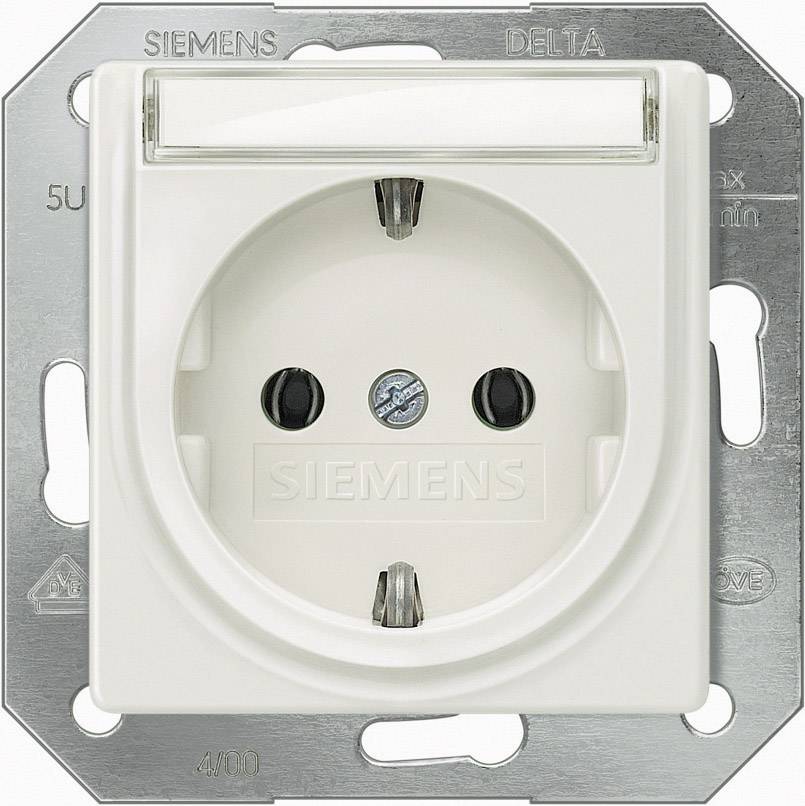 Weiße Steckdose von Siemens mit silbernem Rahmen, erkennbar ist das Siemens-Logo oberhalb der Steckkontakte.