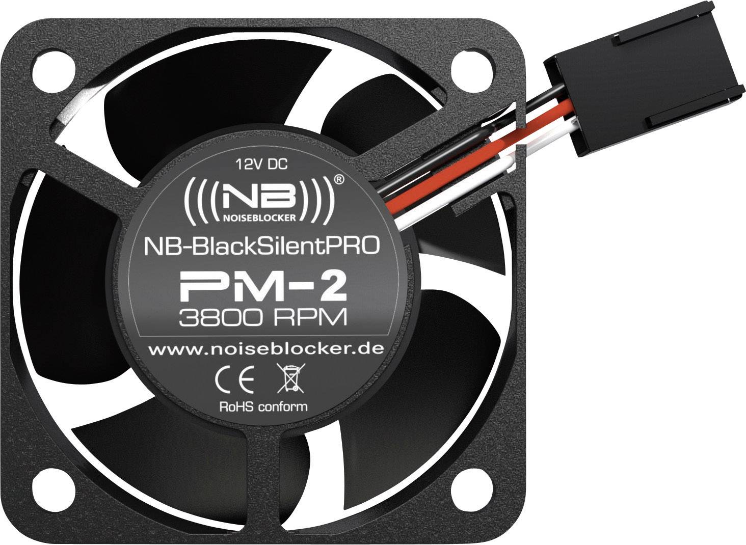 Ein schwarzer Computerlüfter 'NB-BlackSilentPRO PM-2' mit 3800 RPM, zeigt das Logo und technische Angaben, geeignet für PC-Kühlung.